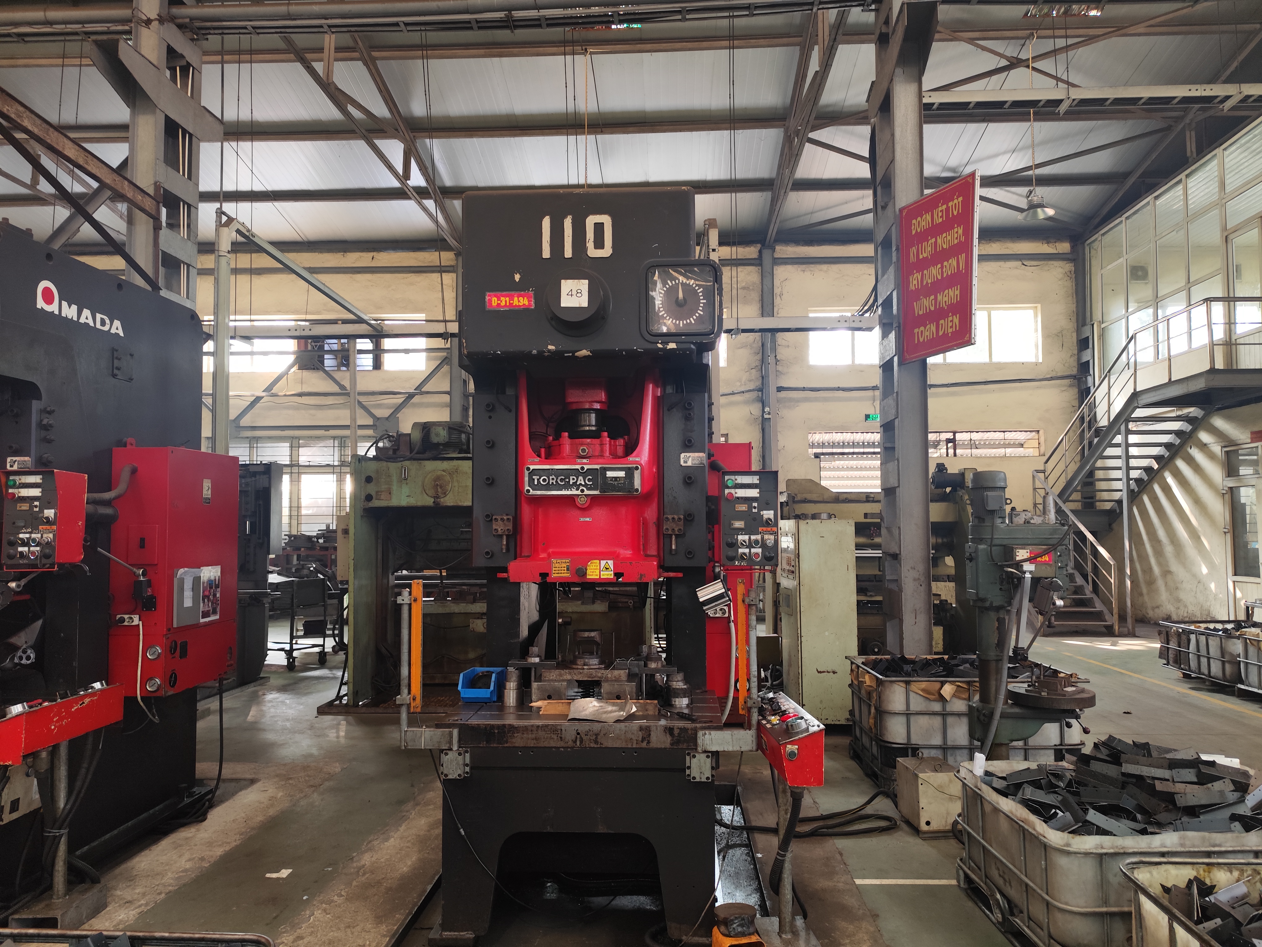 Stamping machine 2.jpg
